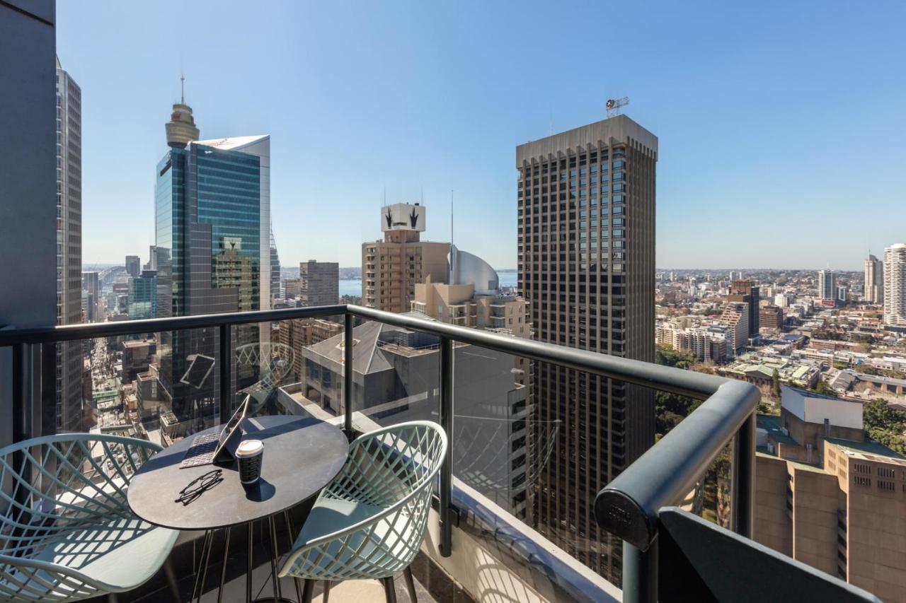 Meriton Suites Pitt Street, Сідней Екстер'єр фото View from a balcony