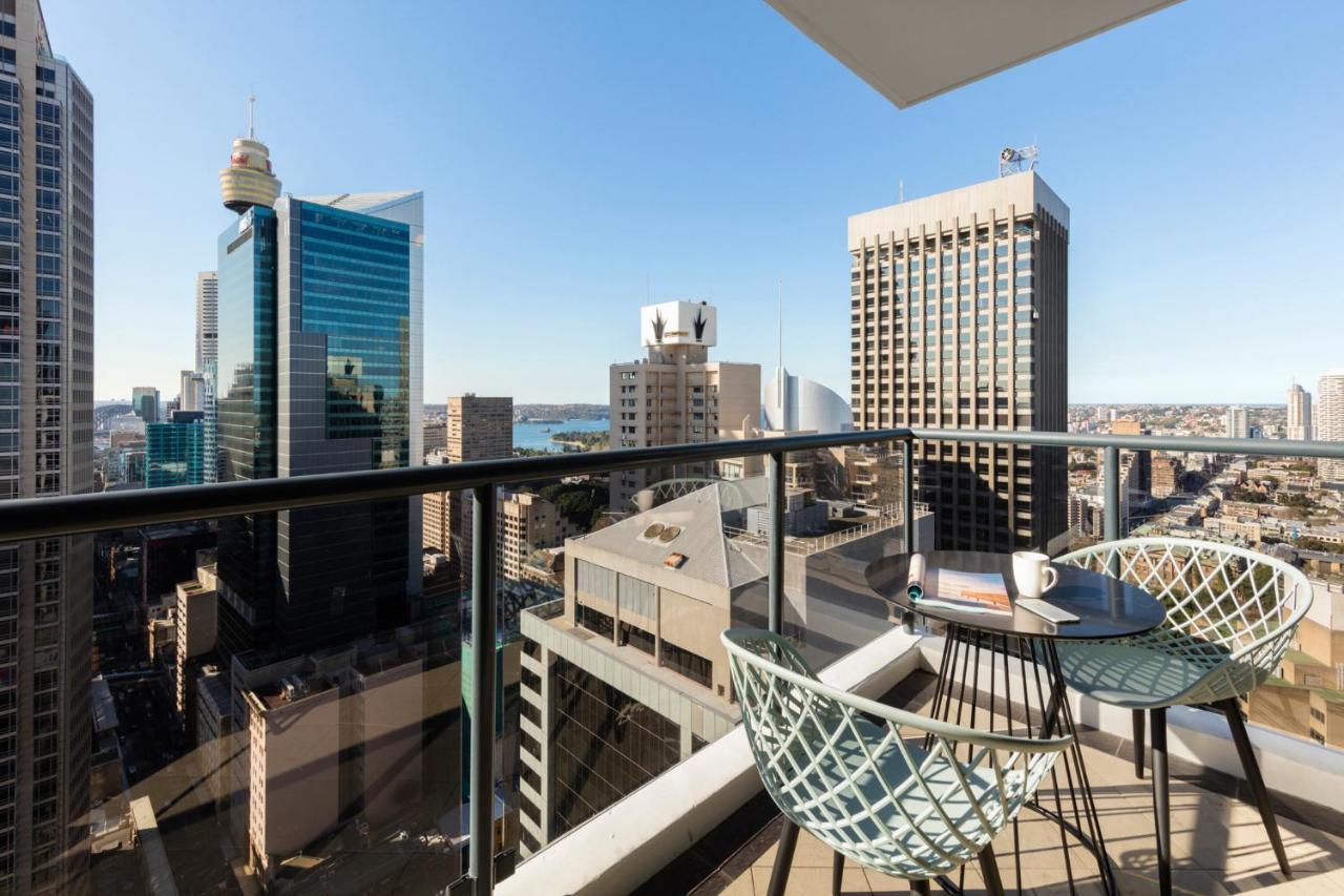Meriton Suites Pitt Street, Сідней Екстер'єр фото View from a balcony